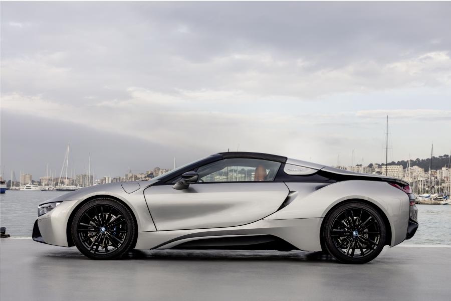  BMW i8 Roadster (I15) 2018 года  (WW) (фото 122 из 198)